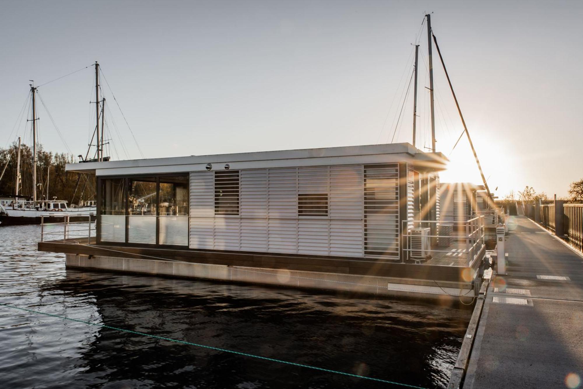 Floatinghouses Peenemuende Exterior photo
